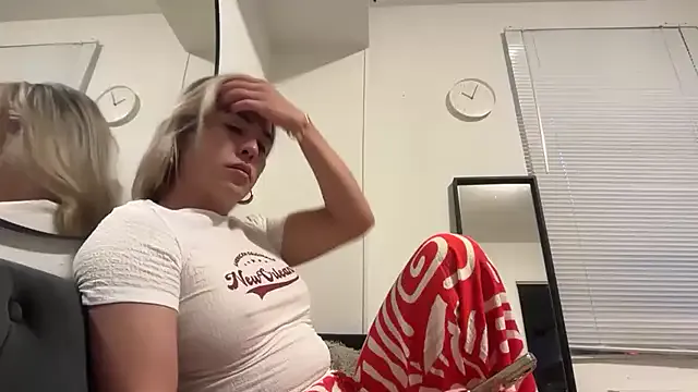 charliecake – webcam model profile photo Image 8